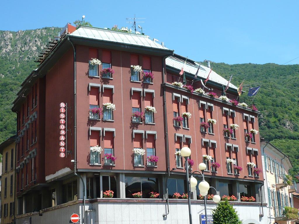 Croce Bianca Hotel Omegna Exterior foto